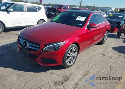 2018 Mercedes-Benz C 300 4Matic z USA, uszkodzony, nr VIN WDDWF4KB1JR319618